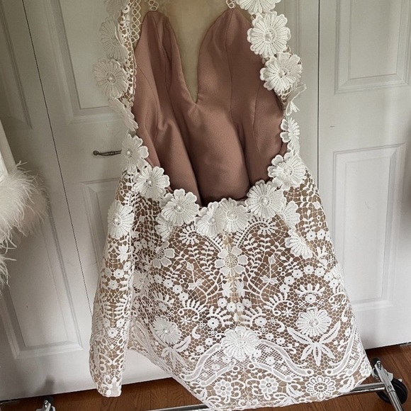 Helen O'Connor Enchanted Dress: 3D Floral
Lace Mini Dress - Size 12 - Picture 3 of 5